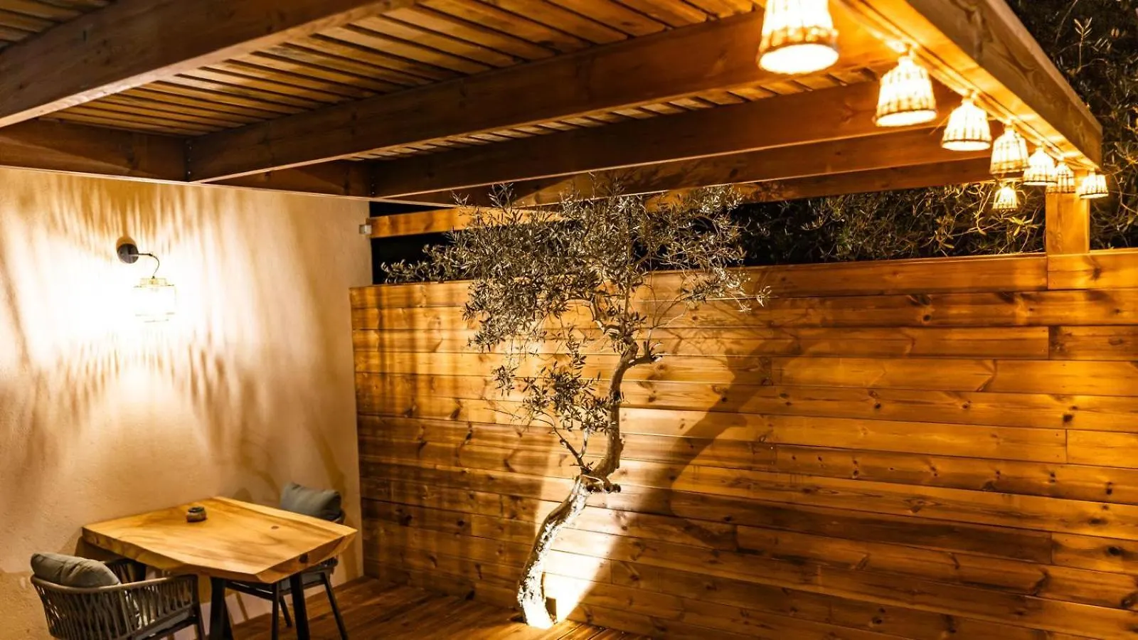 Suite L'Olive Sacree Spa Et Sauna Cabannes Maison d'hôtes